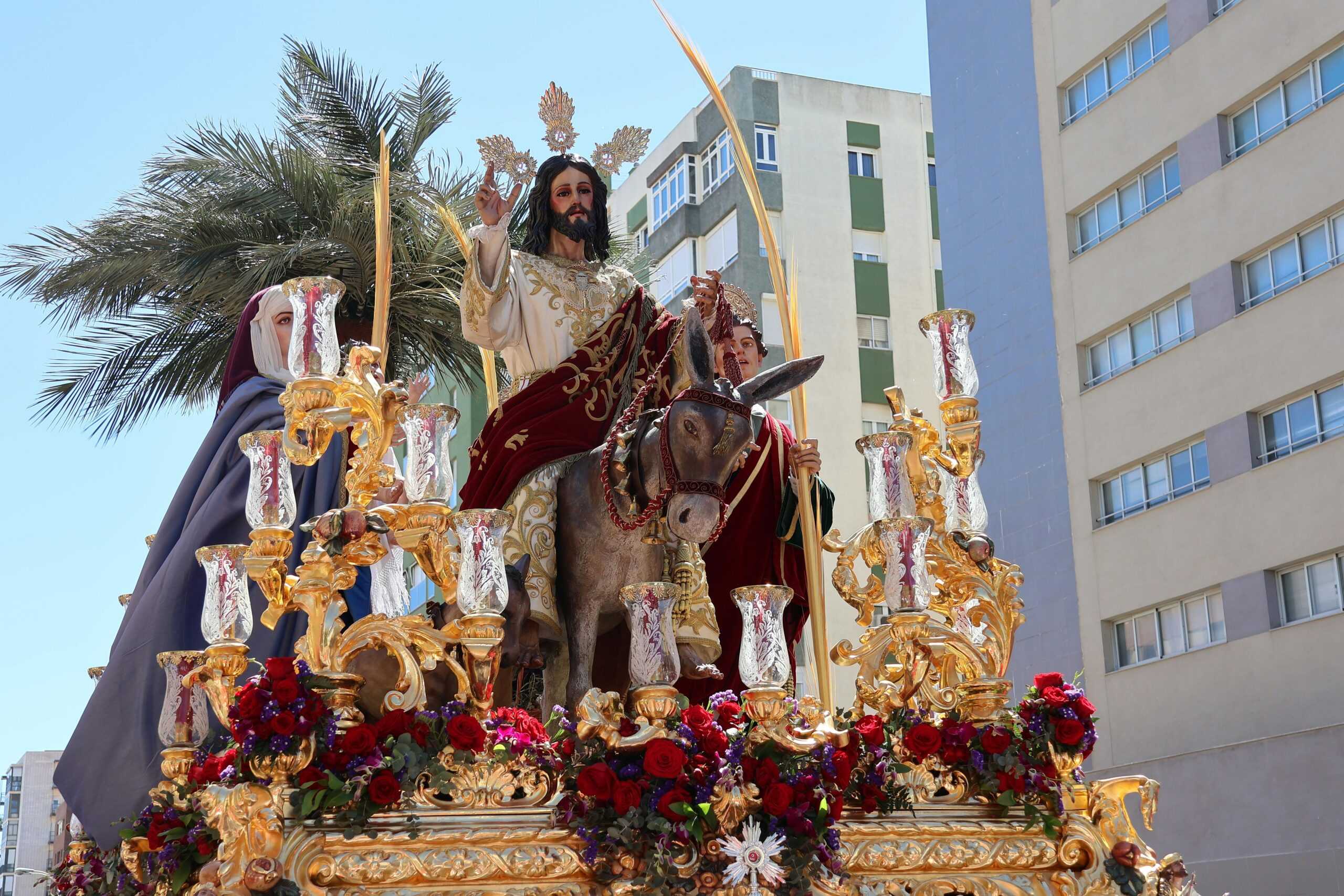 pexels photo 36813601 36813601 scaled Decorative float in Semana Santa procession in Cádiz, Spain.